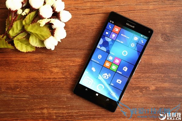 ΢Lumia 950 XLӦ޷˻