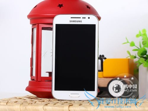 图为:三星I869(Galaxy Win)