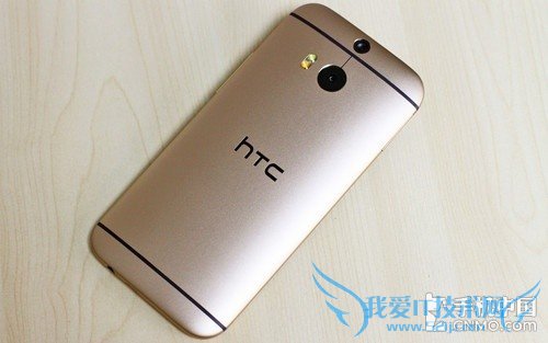 HTC one M8背面图