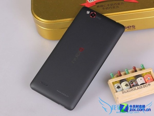 图为 nubia Z7 Max