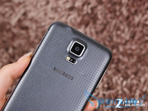 图为三星GALAXY S5
