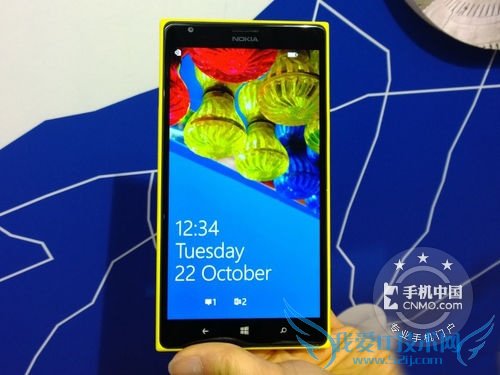 图为:诺基亚Lumia 1520 手机正面