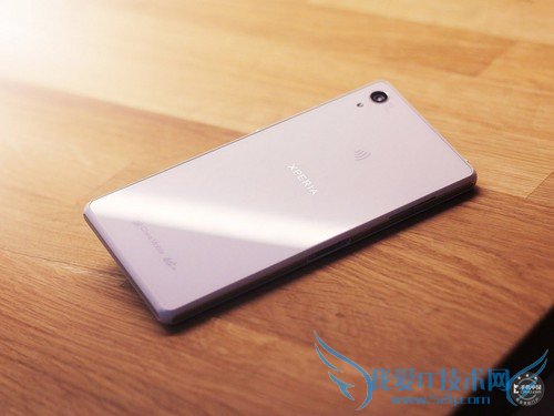 索尼Xperia Z2背面图