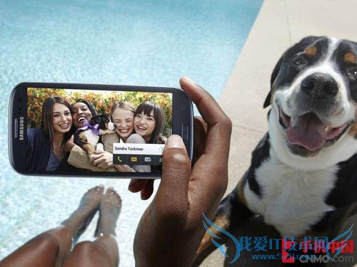 图为 三星i9300 正面