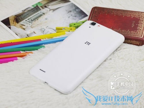 中兴V5S背面图片