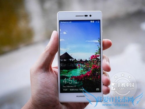 图为:华为Ascend P7(联通TD-LTE版)手机正面