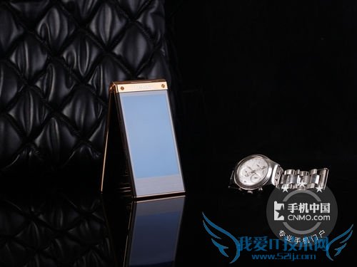 图为:三星W2014 手机