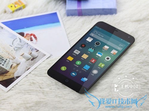 图为 魅族MX3 正面