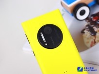 图为32GB版诺基亚 Lumia 1020