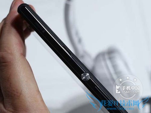 图为 索尼Xperia M2
