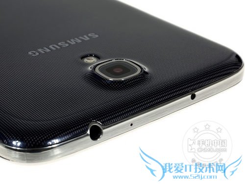 图为三星I9200 背面