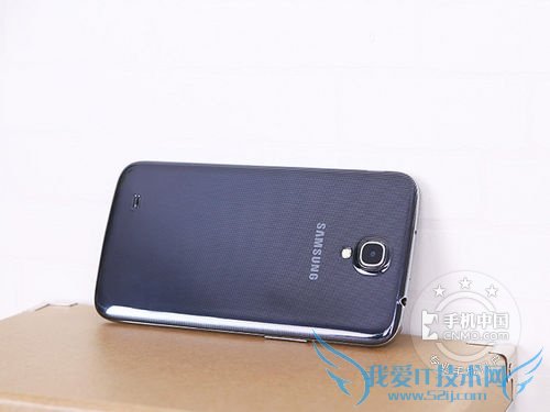 图为三星I9200 背面