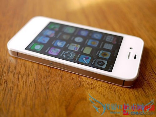 图为 苹果 iPhone 4S