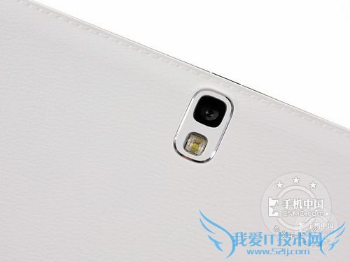 图为 三星P600 背面