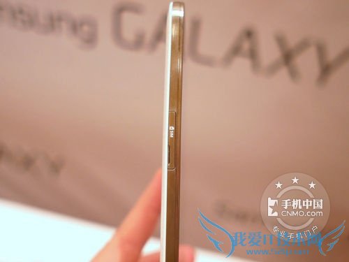 图为:三星GalaxyTab ProT320(WiFi版) 侧面