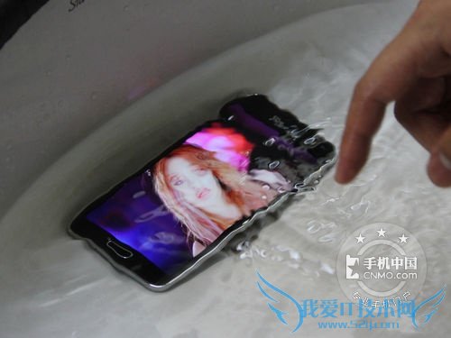 图为 三星GALAXY S5 G9009D