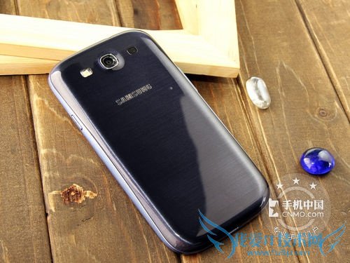 三星I9300 正面图