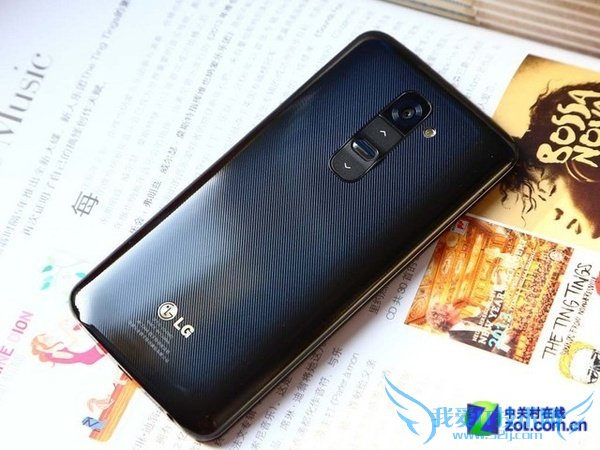 图为 LG G2
