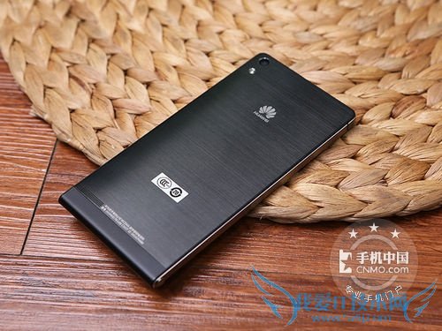 图为 华为P6 背面