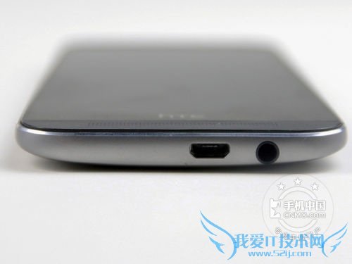图为 HTC One M8t 背面