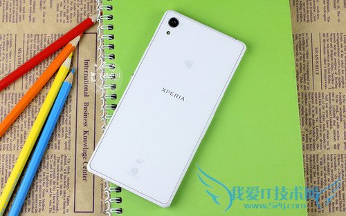 索尼Xperia Z2背面