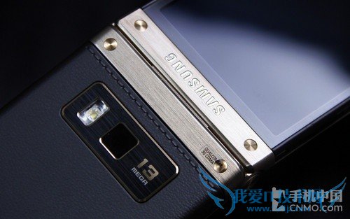 三星W2014背面图