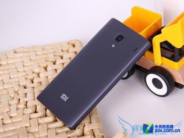 图为 小米红米1S(图片仅供参考)