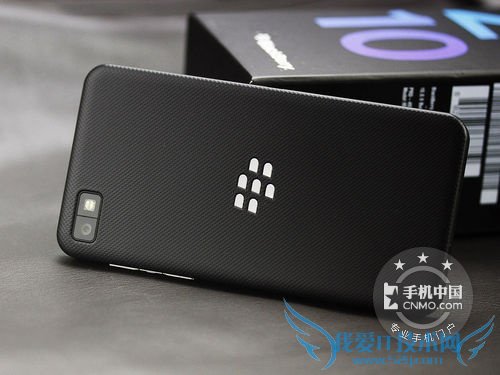 图为:黑莓z10反面