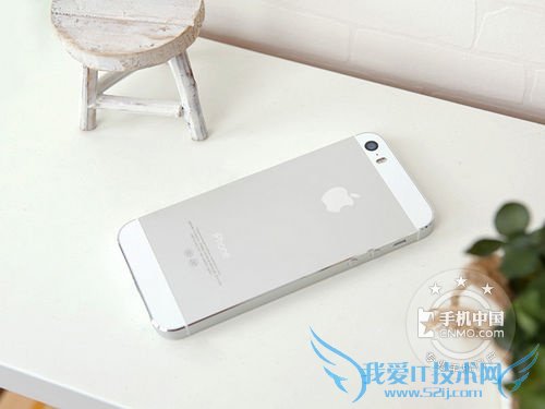 图为:苹果iPhone 5S(16GB)反面