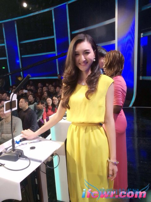 非诚勿扰4号女嘉宾刘杰照片