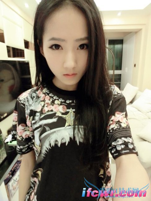 非诚勿扰9号女嘉宾李晓磊照片