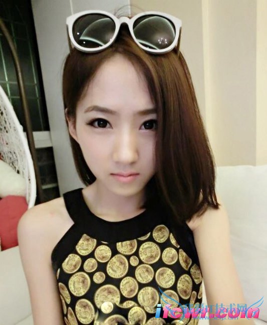 非诚勿扰9号女嘉宾李晓磊照片