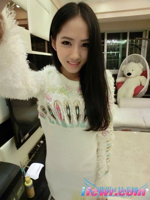 非诚勿扰9号女嘉宾李晓磊照片