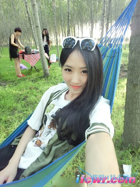 非诚勿扰9号女嘉宾李晓磊照片