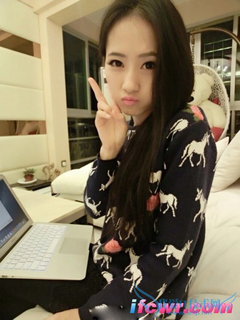 非诚勿扰9号女嘉宾李晓磊照片