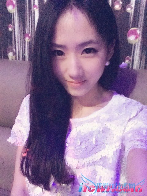 非诚勿扰9号女嘉宾李晓磊照片