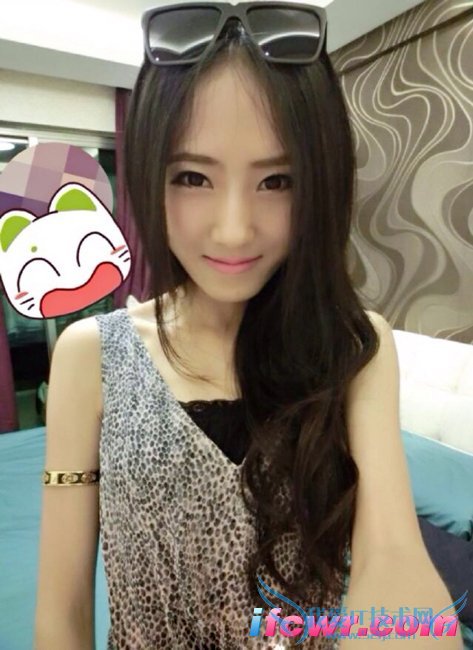 非诚勿扰9号女嘉宾李晓磊照片