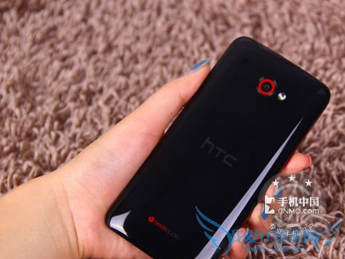图为 HTC Butterfly S
