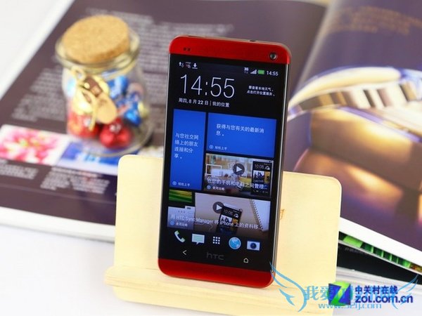 图为国际版HTC One