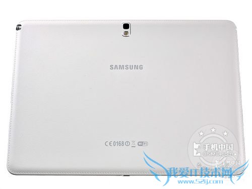 图为 三星P600 背面