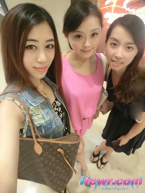 非诚勿扰17号女嘉宾王文颖照片