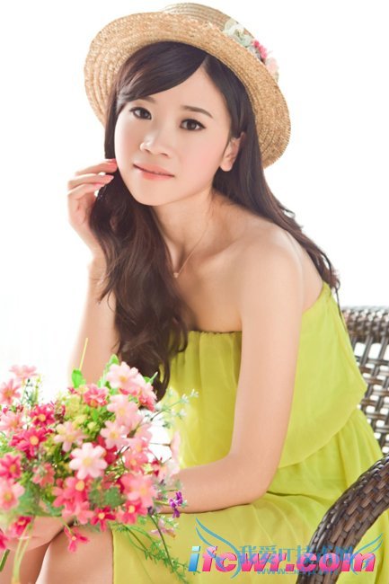 非诚勿扰5号女嘉宾易江玲照片