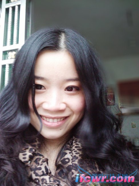 非诚勿扰5号女嘉宾易江玲照片