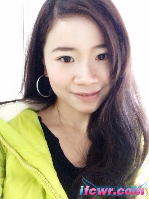 非诚勿扰5号女嘉宾易江玲照片