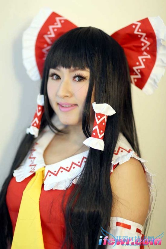 非诚勿扰24号女嘉宾何颖娇照片