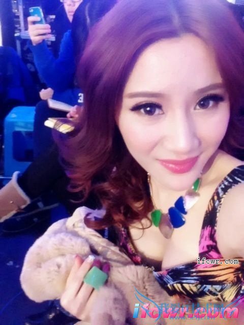 非诚勿扰21号女嘉宾刘晨露照片