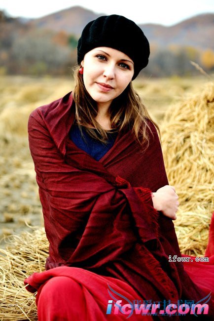 非诚勿扰8号女嘉宾伊人照片