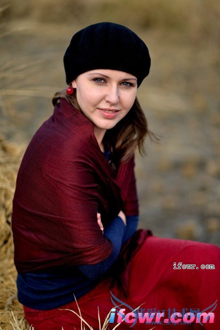 非诚勿扰8号女嘉宾伊人照片