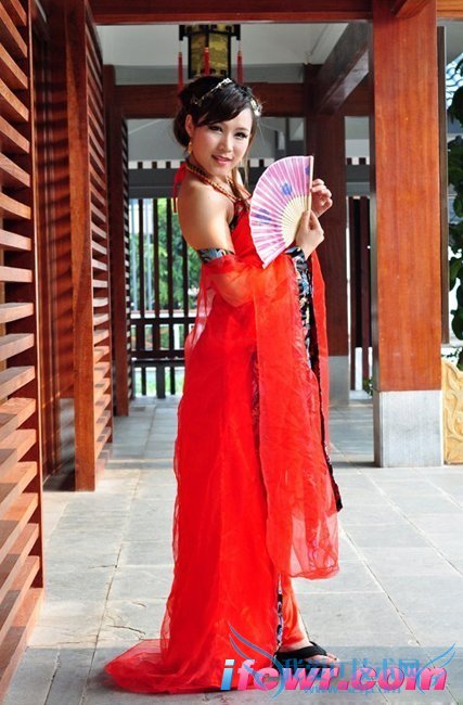 非诚勿扰9号女嘉宾郭思敏照片