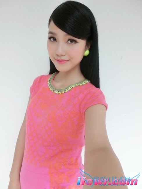 �ǳ�����Ů�α���ϼ��Ƭ